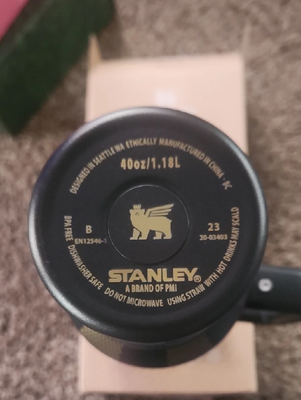 Stanley Black and Gold Checkered Quencher H2.0 Tumbler - Picture 4 of 6